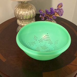 Green Tupperware strainer, vintage